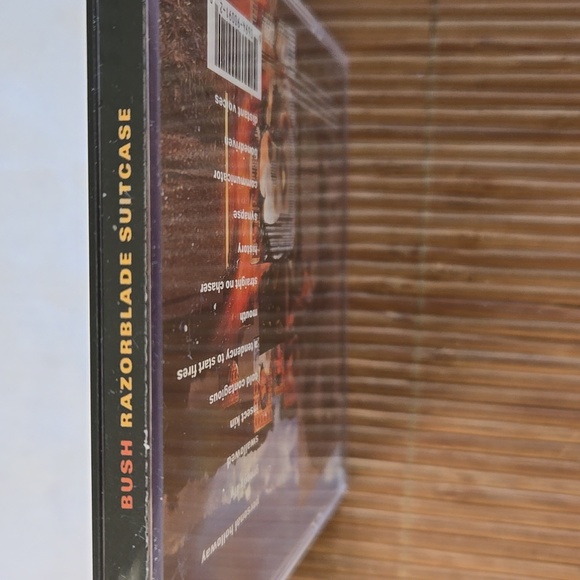 🌴3/$10. Bush Razorblade Suitcase CD - Picture 3 of 5